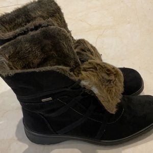 📖Goretex short fur lined boots